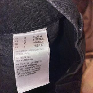 Black ripped mom jeans